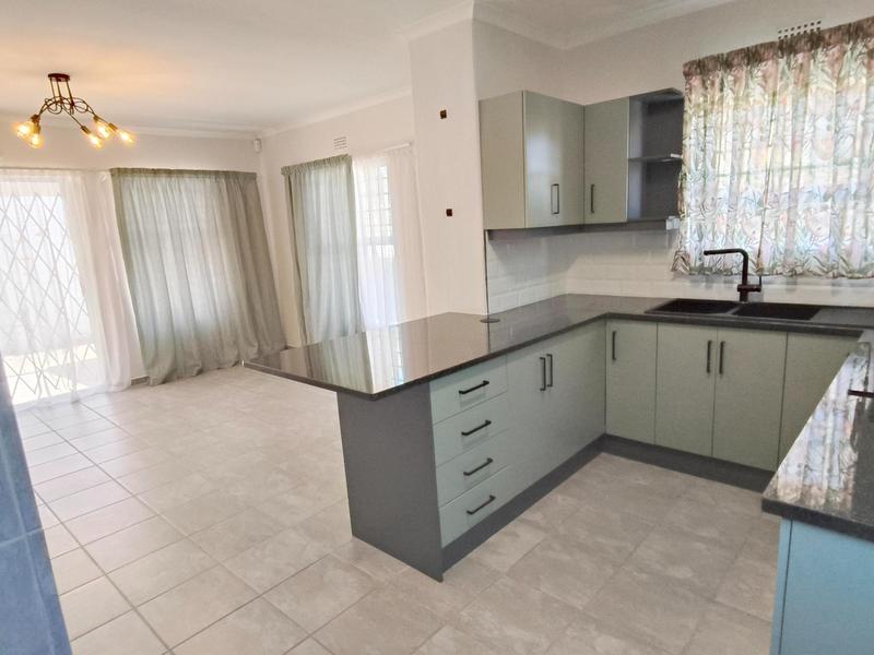 To Let 3 Bedroom Property for Rent in Vredekloof East Western Cape